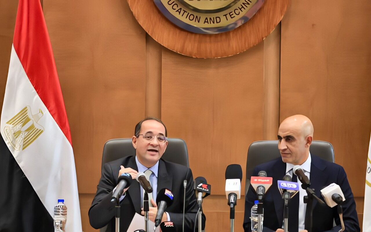 أخبار سارة للمدرسين.. 5 آلاف جنيه زيادة للمعلم المساعد و6 آلاف جنيه لكبير المعلمين