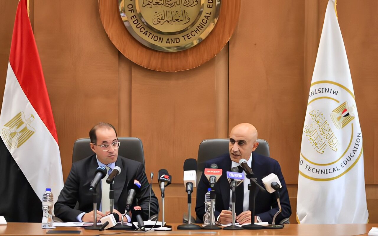 “هنشكل لجنة”..أول رد رسمي على شكاوى تأخر صرف بعض المخصصات المالية للمعلمين