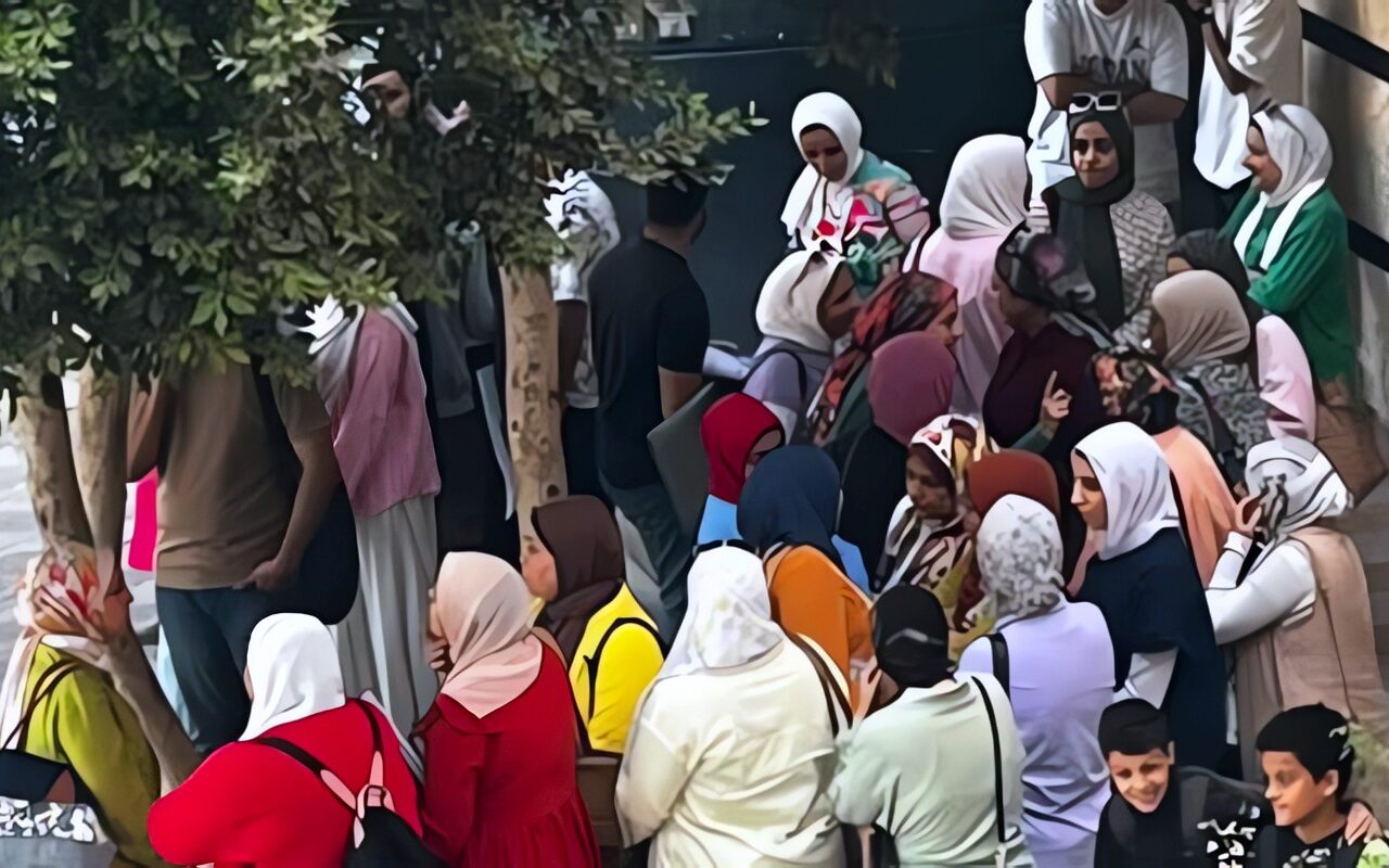 إضراب عن العمل بمدرسة خاصة بالمعادي بسبب ضعف مرتبات المعلمين