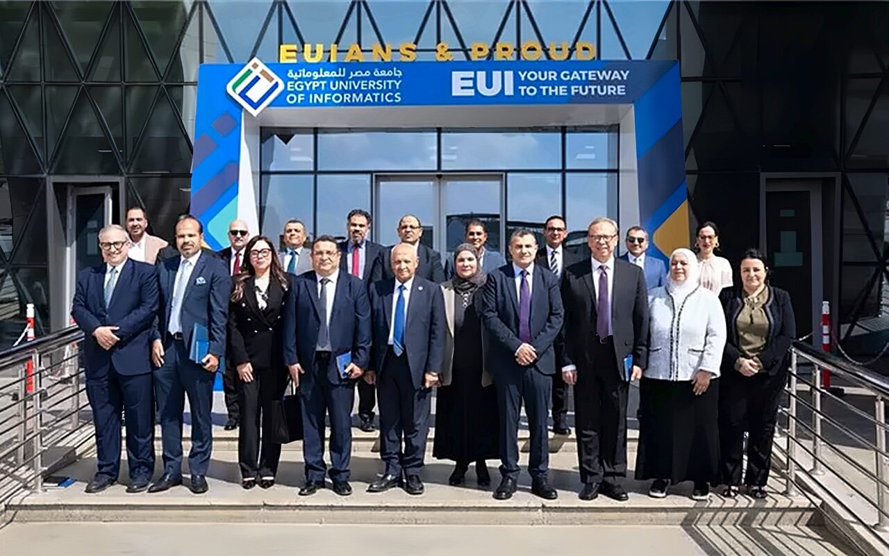 جامعة مصر للمعلوماتية تنظم جلسة حوارية لمناقشة سبل تسريع جهود التحول الرقمي بمشاركة ممثلي الحكومة والقطاع الخاص والأكاديميين