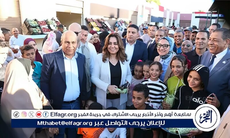 وزيرة التنمية المحلية والبيئة ومحافظ الوادي الجديد تتفقدان مبادرة خفض أسعار السلع الأساسية بمدينة الداخلة