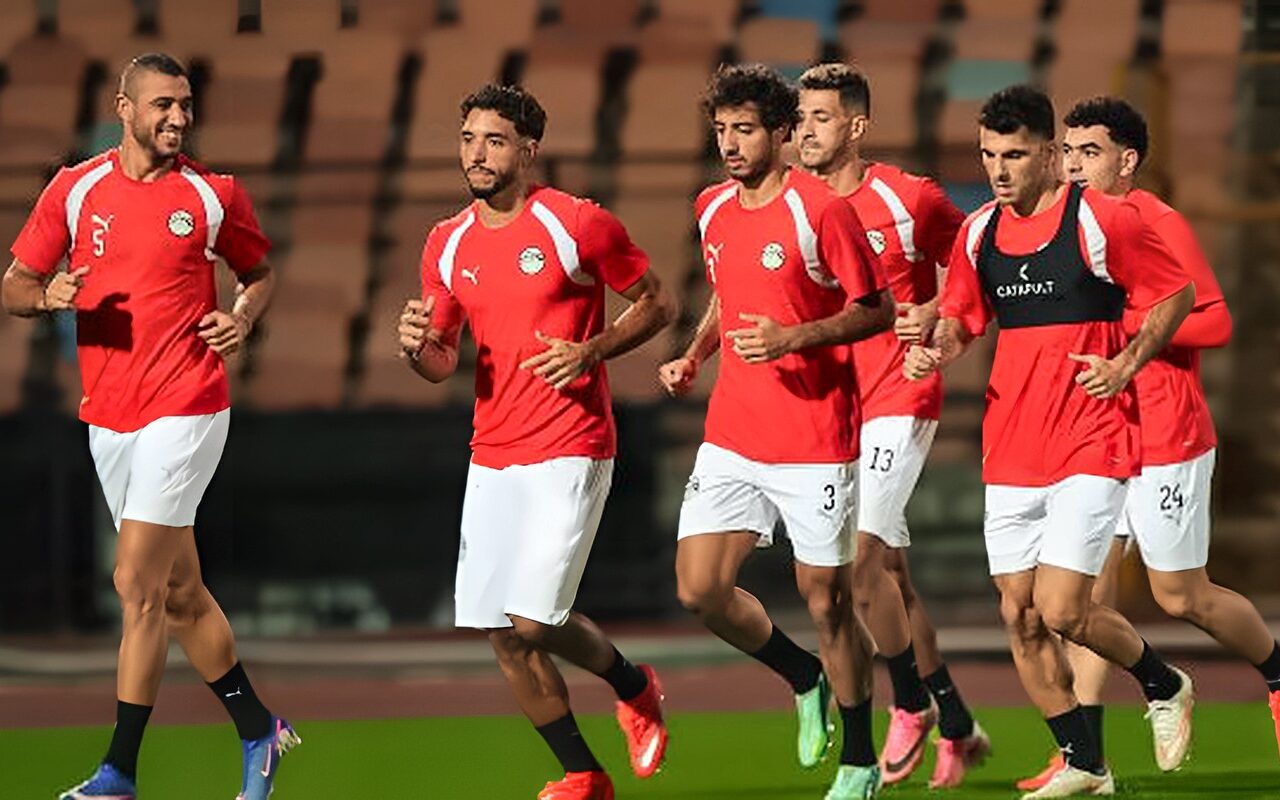 منتخب مصر يختتم تدريبه باستاد القاهرة استعدادا لودية جنوب أفريقيا.. وإراحة هيثم حسن