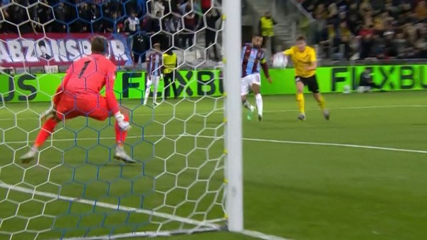 محمد صلاح يسجل ويصنع.. طرابزون سبور يتقدم 2-0 على كوبس الفنلندي بدوري المؤتمر الأوروبي