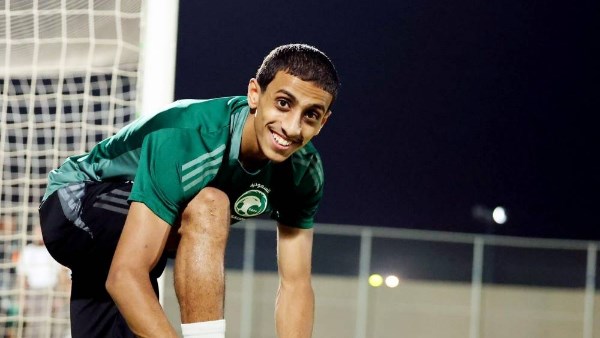 أزمة مفاجئة تهدد انتقال همام الهمامي إلى النصر السعودي.. واستياء اللاعر من الصفقة التبادلية