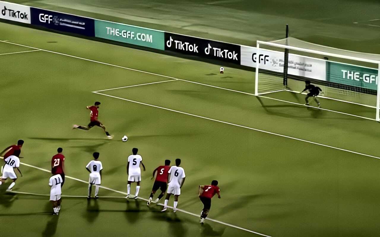 عمر عبد الرحيم يسجل الهدف الأول لمنتخب مصر في مرمى اليمن بكأس الخليج للناشئين