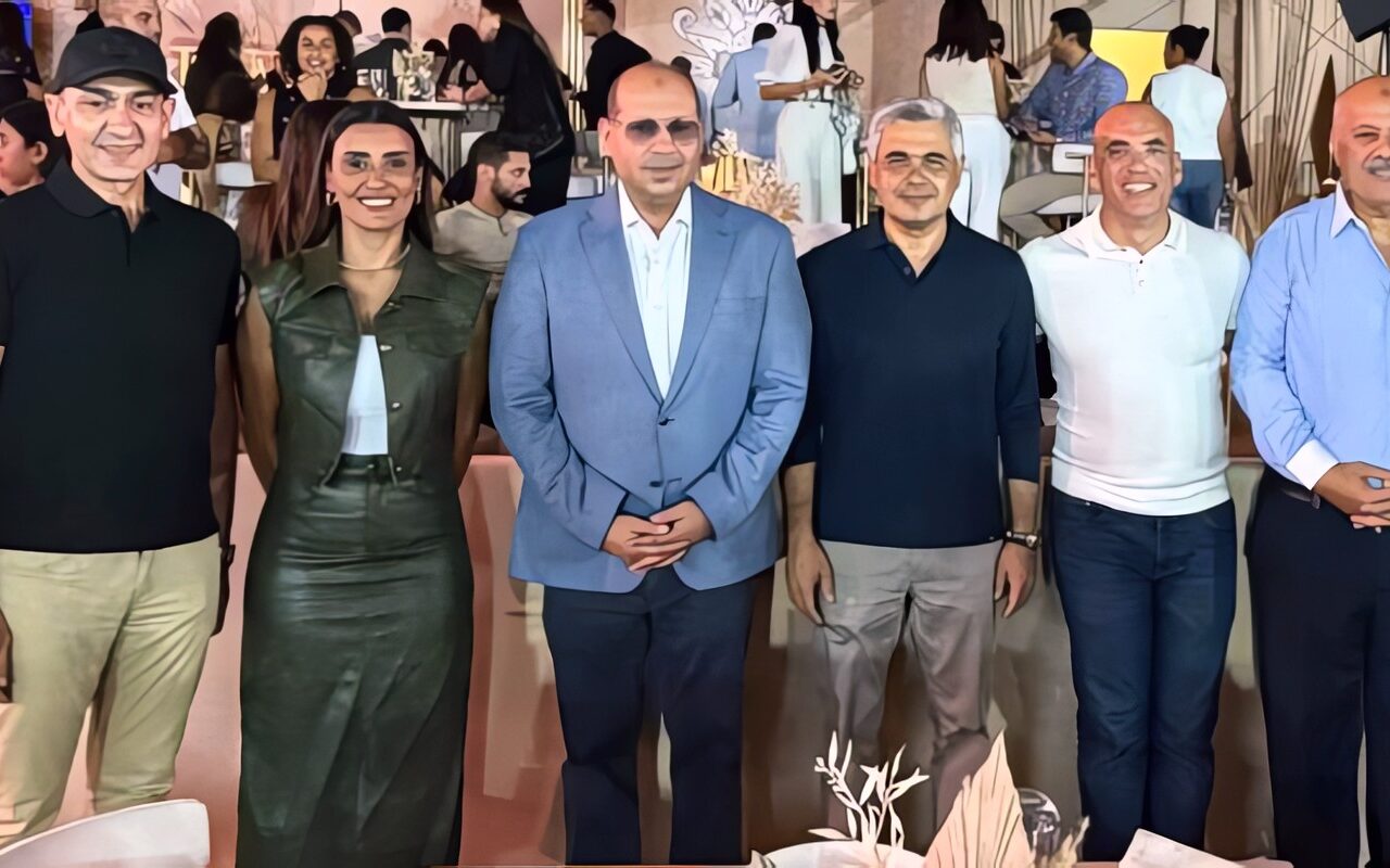 إدريس يهنئ شاكر والدهان.. الفروسية تكتب فصلا مبهرا من عظمة الجمهورية الجديدة