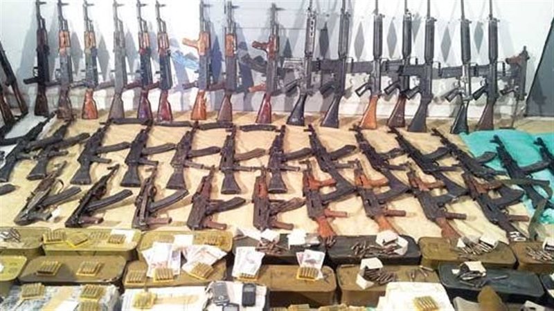 ضبط 56 قطعة سلاح آلي و3 آلاف طلقة نارية داخل قطار بمحطة نجع حمادي
