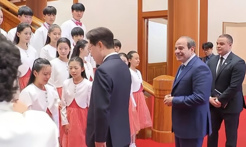 خطفوا الأنظار في حفل استقبال الرئيس السيسي.. معلومات عن كورال أطفال جونبو الكوري
