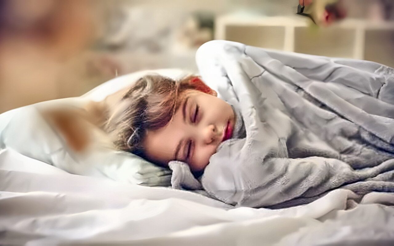 طفلك بينام ساعات كفاية ولسه تعبان؟.. 7 أسباب محتملة وراء الإرهاق المستمر عند الأطفال