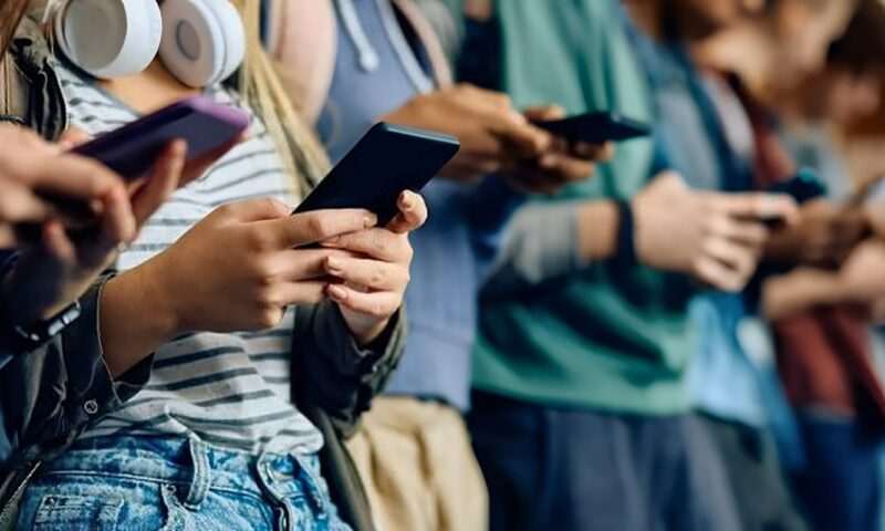 لماذا تشعر باهتزاز هاتفك على الرغم من سكونه؟
