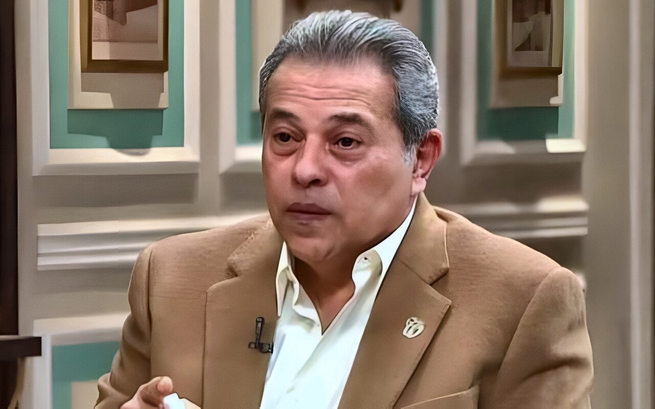 توفيق عكاشة يسدد 20 ألف جنيه متجمد نفقة لنجله لتجنب تنفيذ حكم حبسه