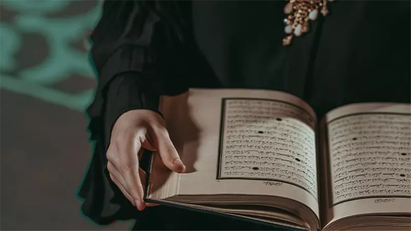 هل يجوز قراءة حزب البحر وسورة يس لشفاء المريض؟، أمين الفتوى يجيب (فيديو)