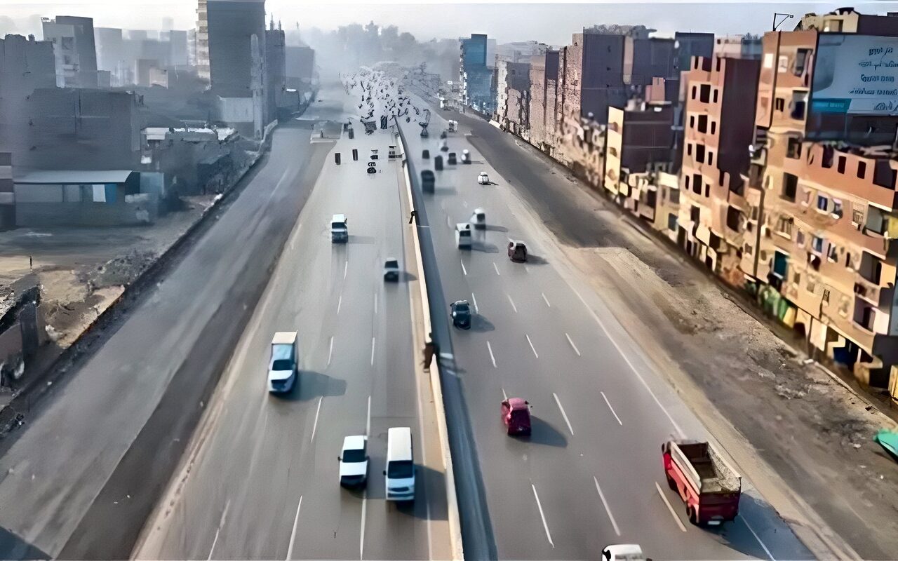 شوارع القاهرة الكبرى صباح الجمعة، سيولة مرورية وانتظام في حركة السيارات