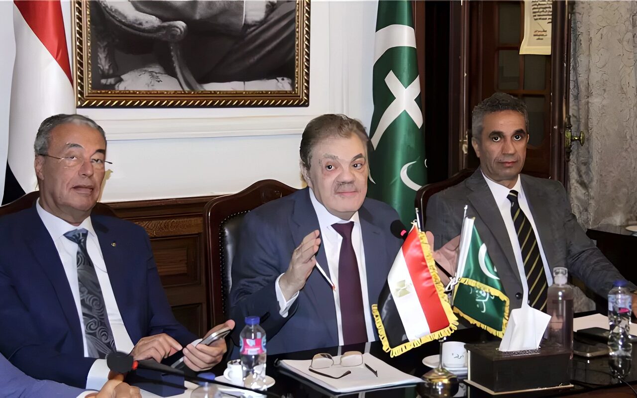 «الأقربون أولى بالمعروف» شعار انتخابات «عليا الوفد».. مصادر لـ«فيتو»: البدوى يقف على مسافة واحدة من جميع المرشحين.. و«المال السياسي» أكذوبة!.. و30 أكتوبر موعد انطلاق الانتخابات