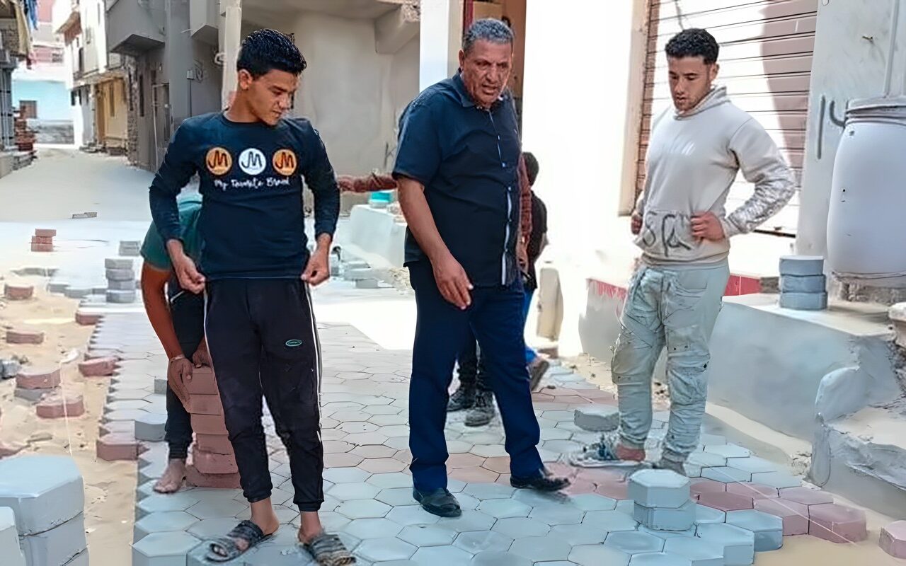 بتكلفة 3 ملايين جنيه، استكمال رصف شوارع مشتول السوق بالإنترلوك