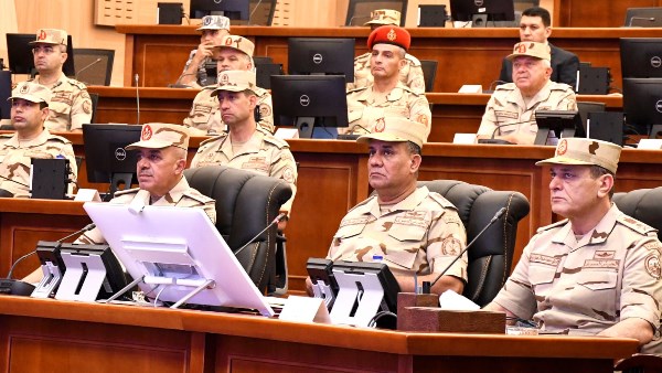 وزير الدفاع يشهد تنفيذ المرحلة الرئيسية لمشروع مراكز القيادة الاستراتيجي التعبوي التخصصي لإدارة الحرب الكيميائية.. فيديو وصور