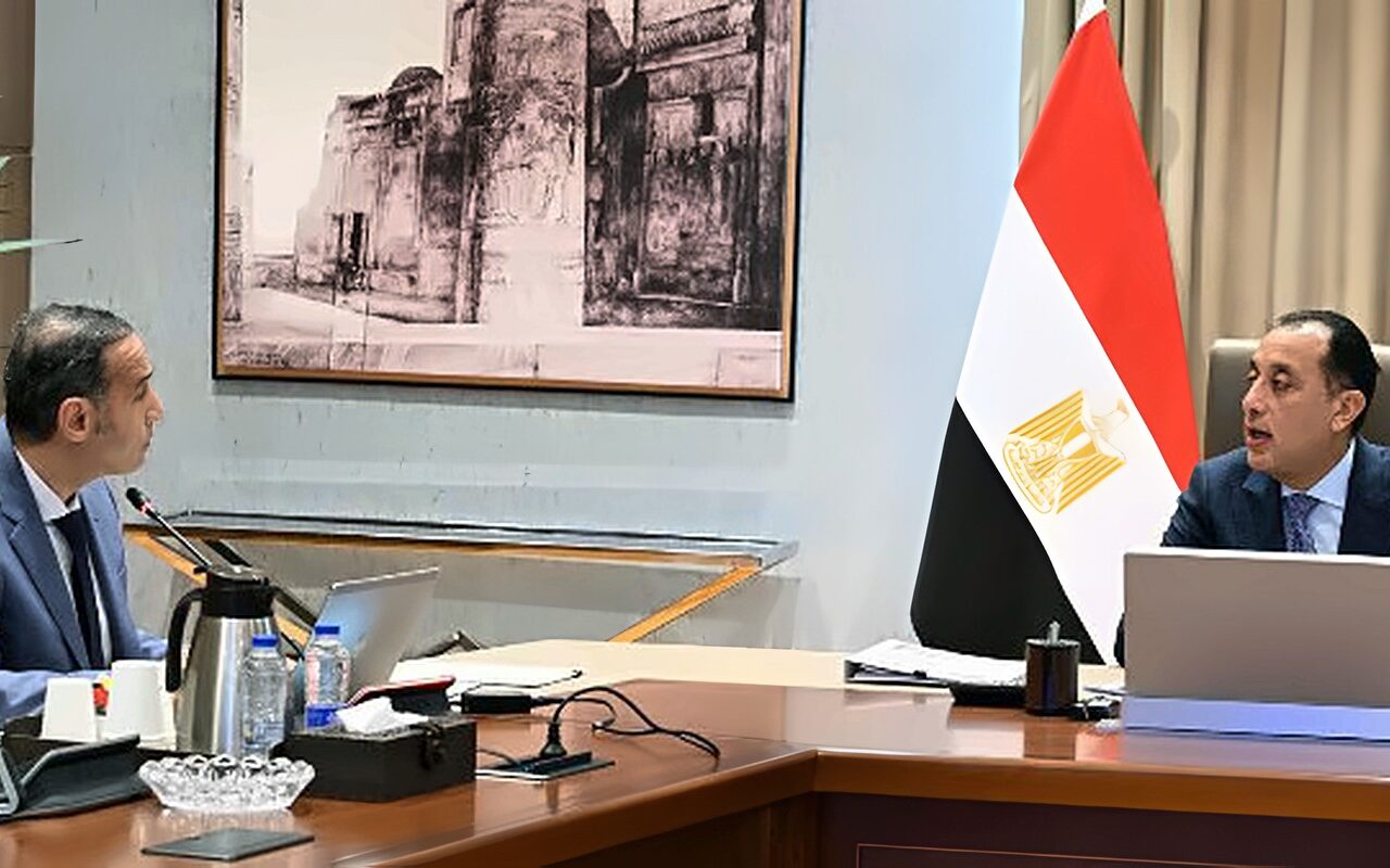 مدبولي يبحث مع رئيس الهيئة العامة للرقابة المالية مستجدات الأنشطة المالية غير المصرفية