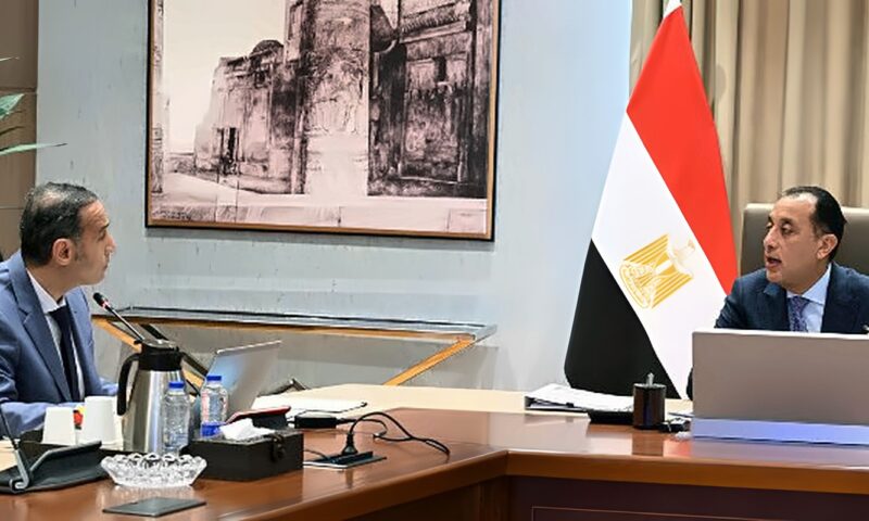 مدبولي يبحث مع رئيس الهيئة العامة للرقابة المالية مستجدات الأنشطة المالية غير المصرفية