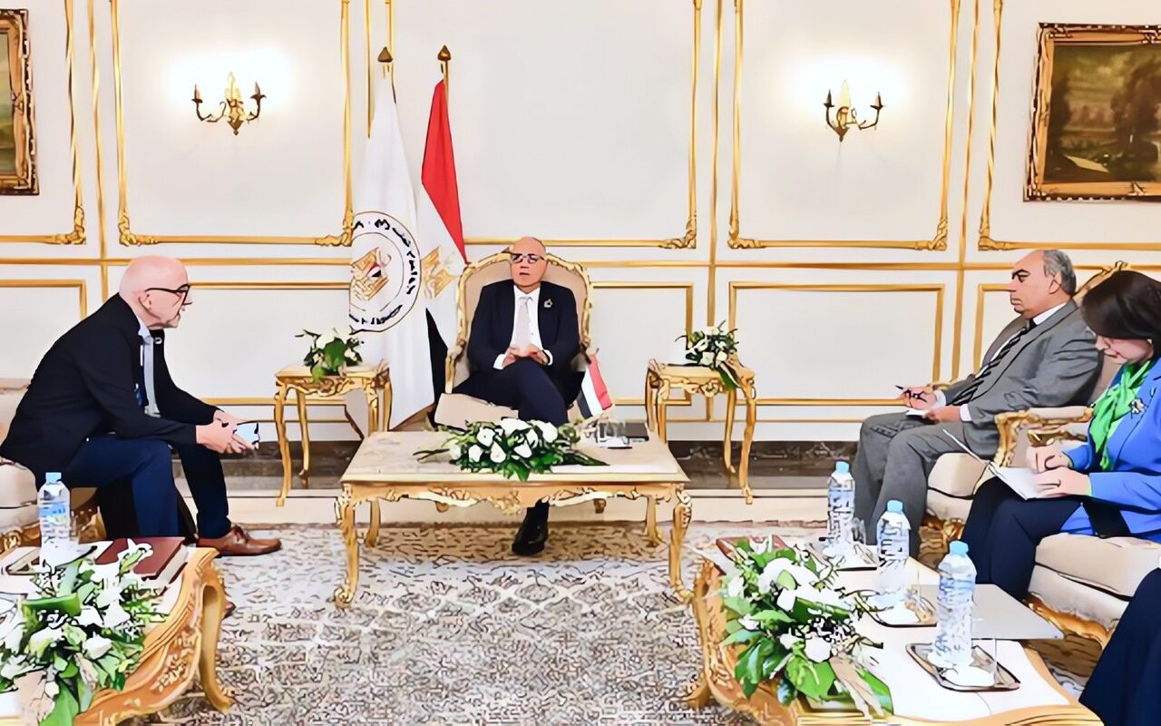 وزير الري يبحث تعزيز التعاون الدولي لدعم التنمية المتعلقة بالمياه