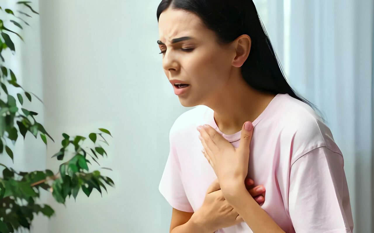 ارتعاش الجفن والتعرق المفاجئ وضيق التنفس.. أسباب 5 أعراض شائعة وطرق التعامل معها