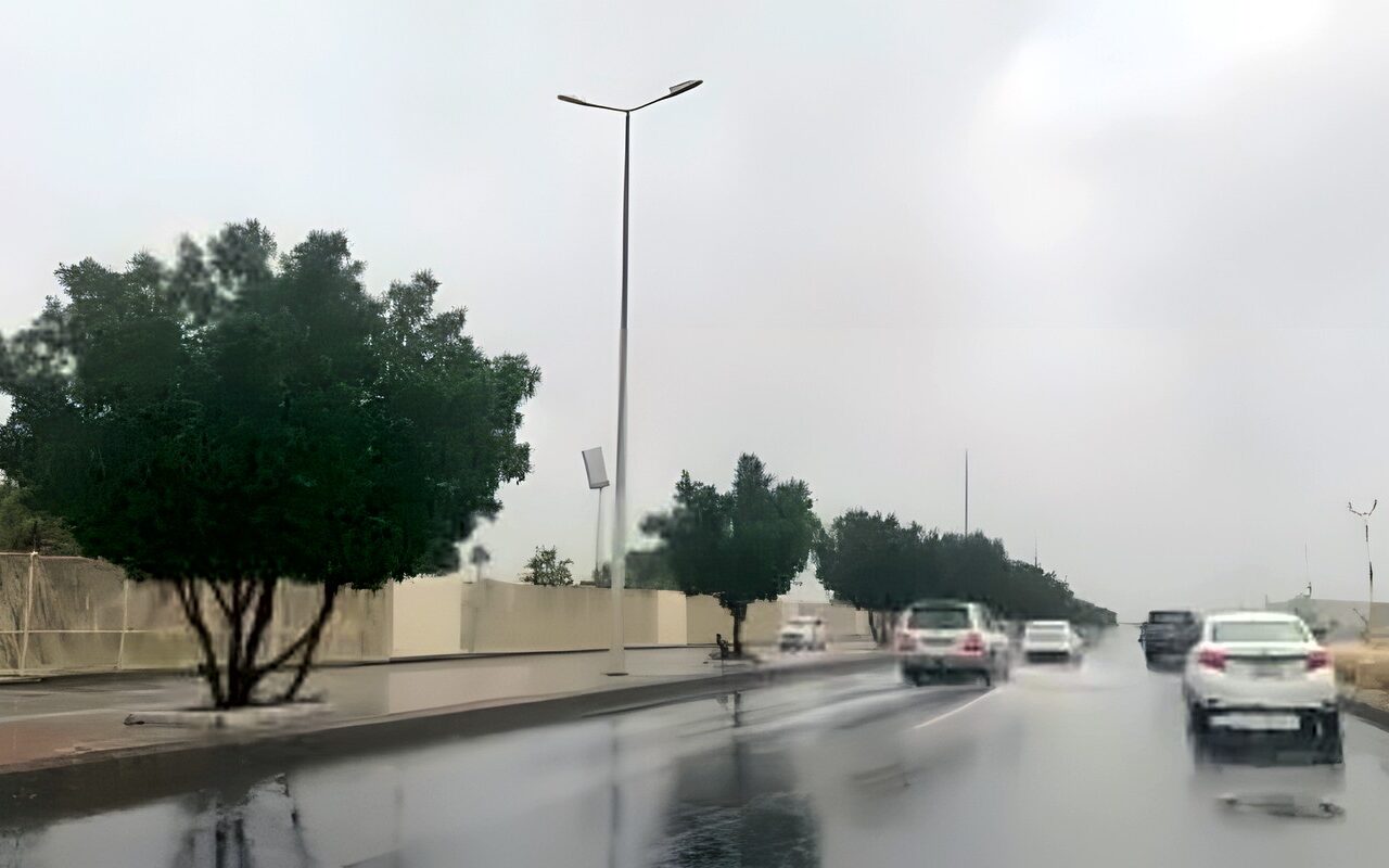 أجواء خريفية وأمطار رعدية على تلك المحافظات.. الأرصاد تكشف عن طقس اليوم