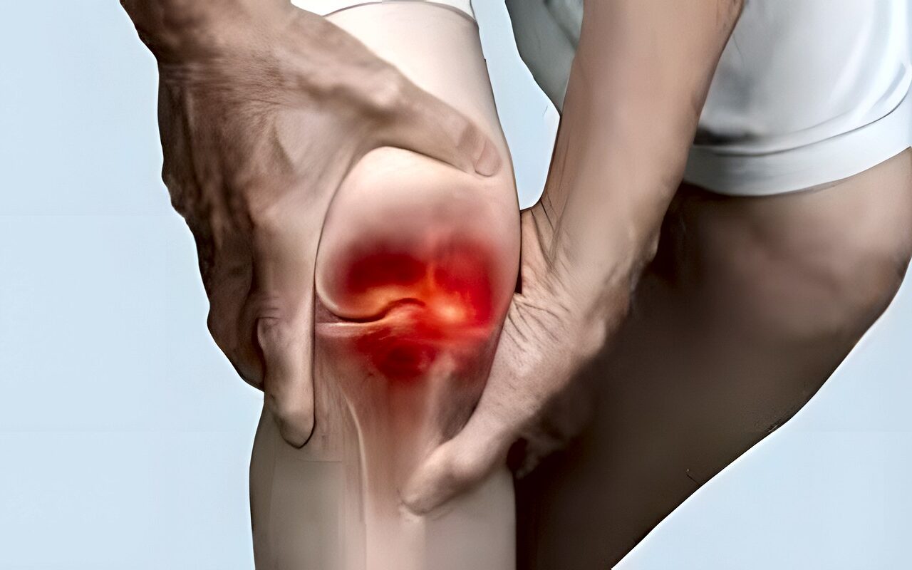5 خرافات شائعة عن التهاب المفاصل .. طبيب يوضح حقيقة المرض