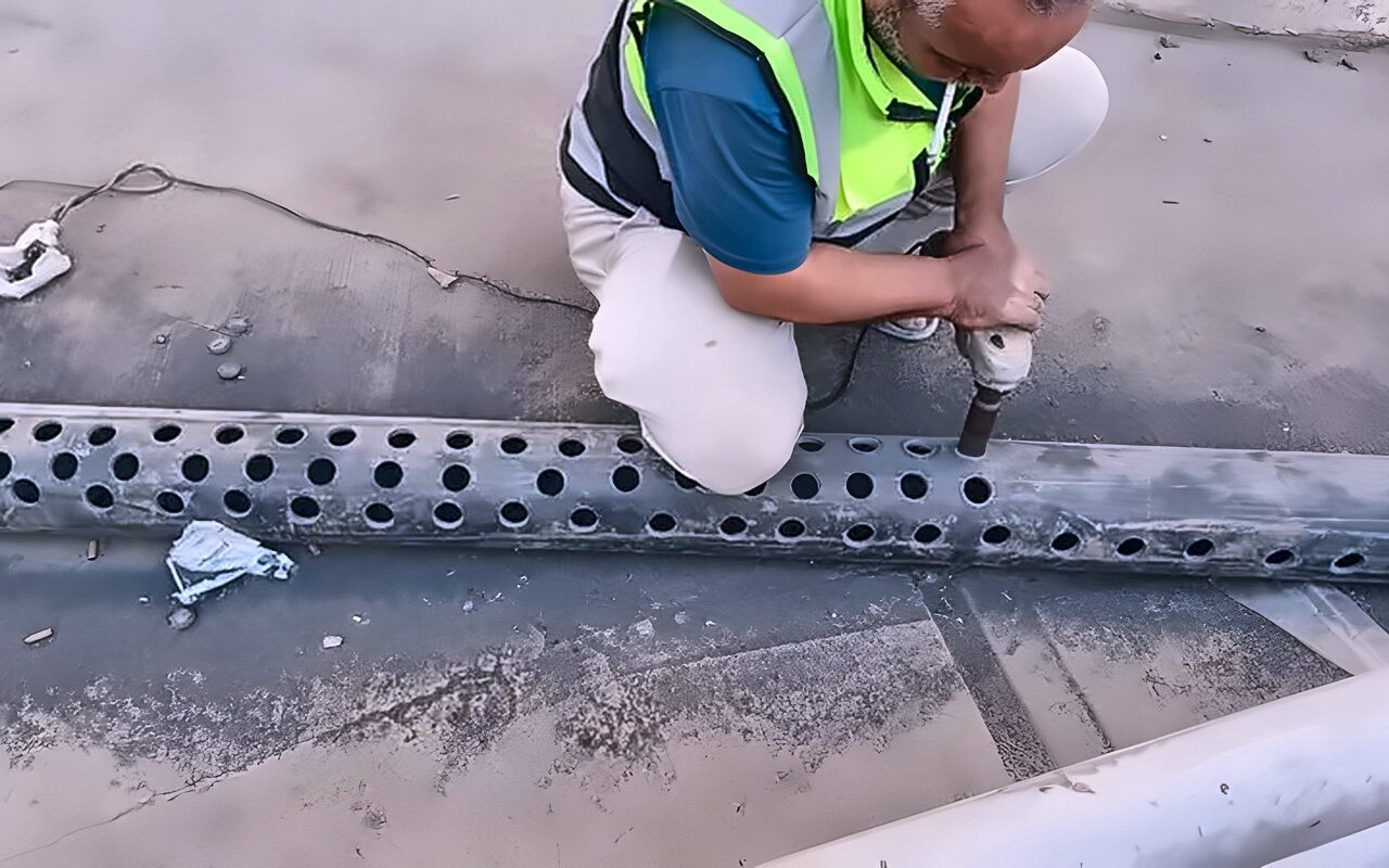 بتوجيهات محافظ القليوبية.. تطوير منظومة تصريف الأمطار في 3 مواقع ببنها وطوخ وشبرا الخيمة استعدادًا للشتاء