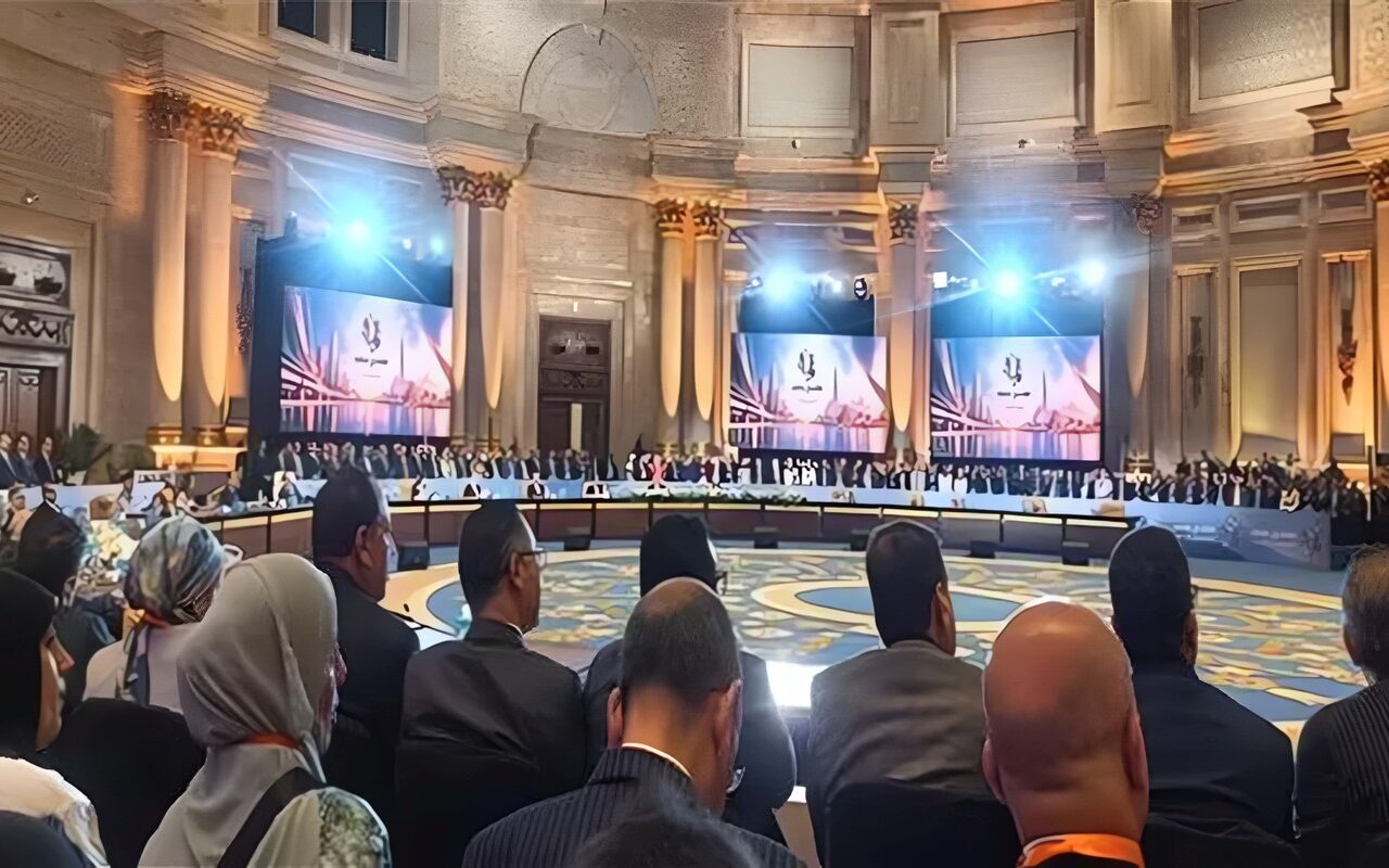 تدني جودة الحياة بالريف أبرزها، راندة المنشاوي تستعرض تحديات قطاع الإسكان والمرافق قبل 2014