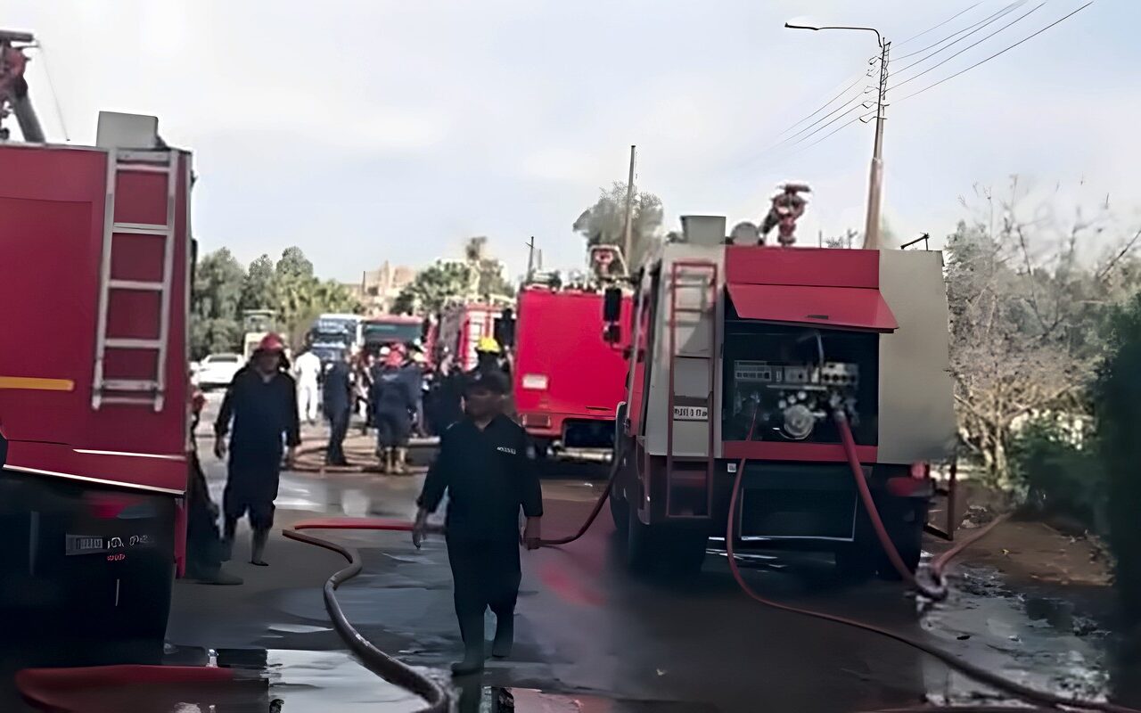 إخماد حريق اندلع داخل 3 منازل في قنا بسبب انفجار أنبوبة غاز