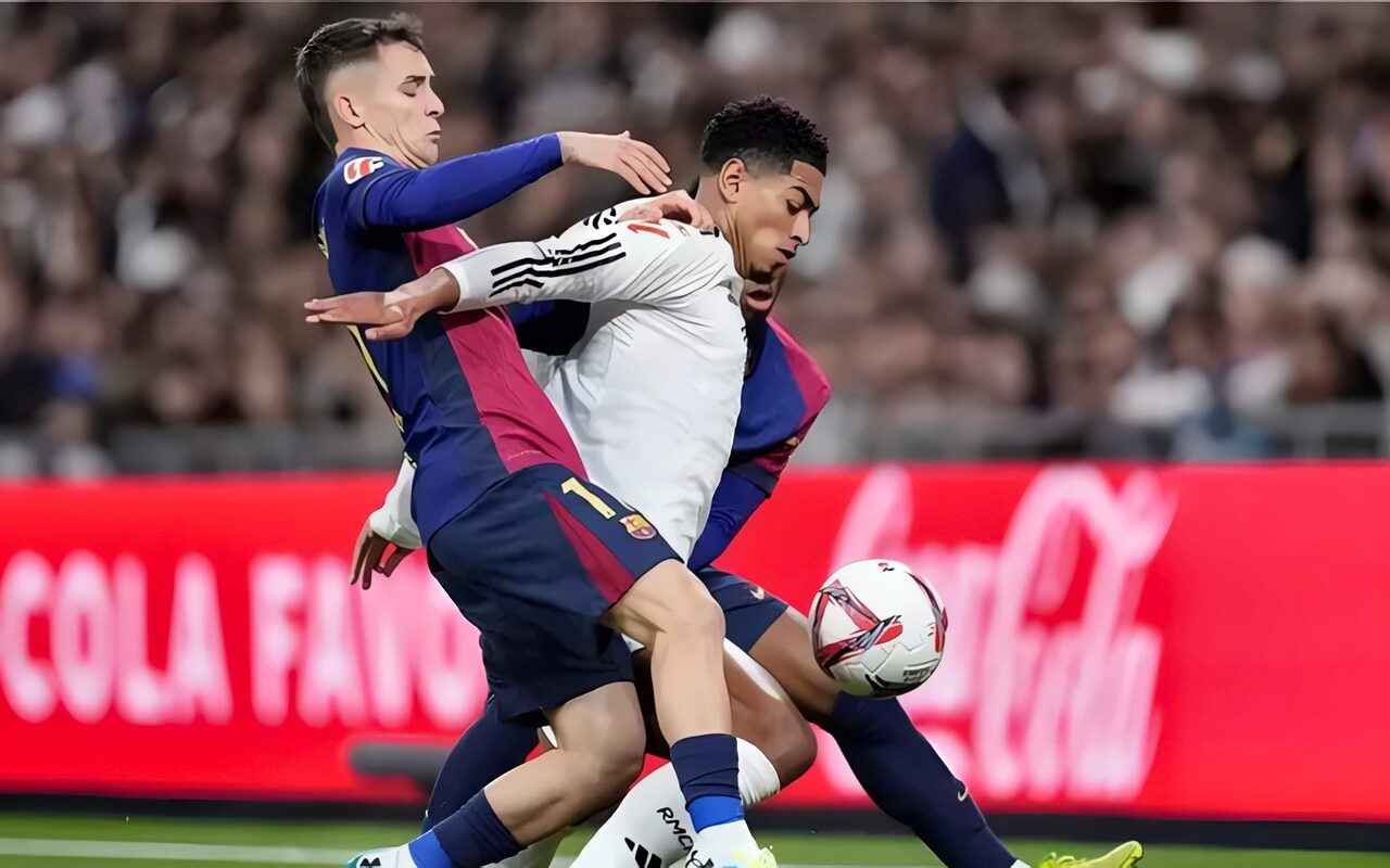 الأهلي وميلان والبايرن وكلاسيكو الأرض، مواعيد مباريات اليوم والقنوات الناقلة