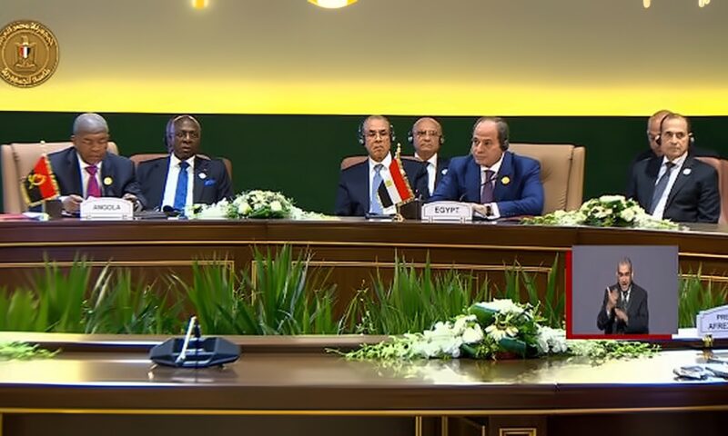السيسي يدعو لتوطيد الشراكة بين القطاعين العام والخاص في القارة الإفريقية