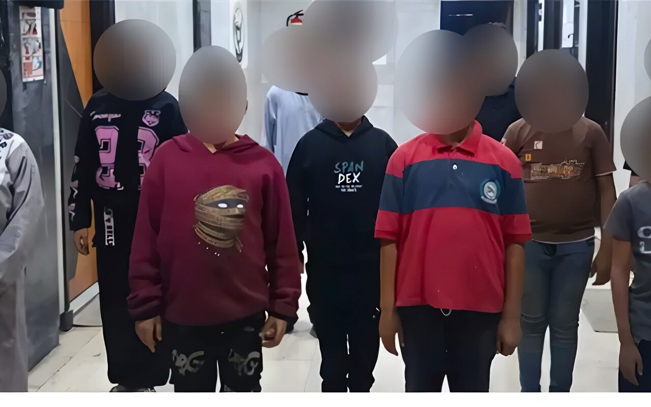 الداخلية تضبط 9 متهمين باستغلال 13 طفلًا في التسول وبيع السلع بإلحاح بالقاهرة