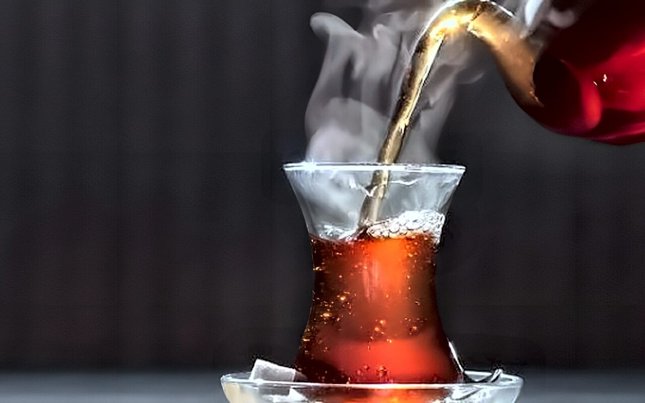 تأثيره من أول كوب.. ماذا يحدث لجسمك عند تناول الشاي؟
