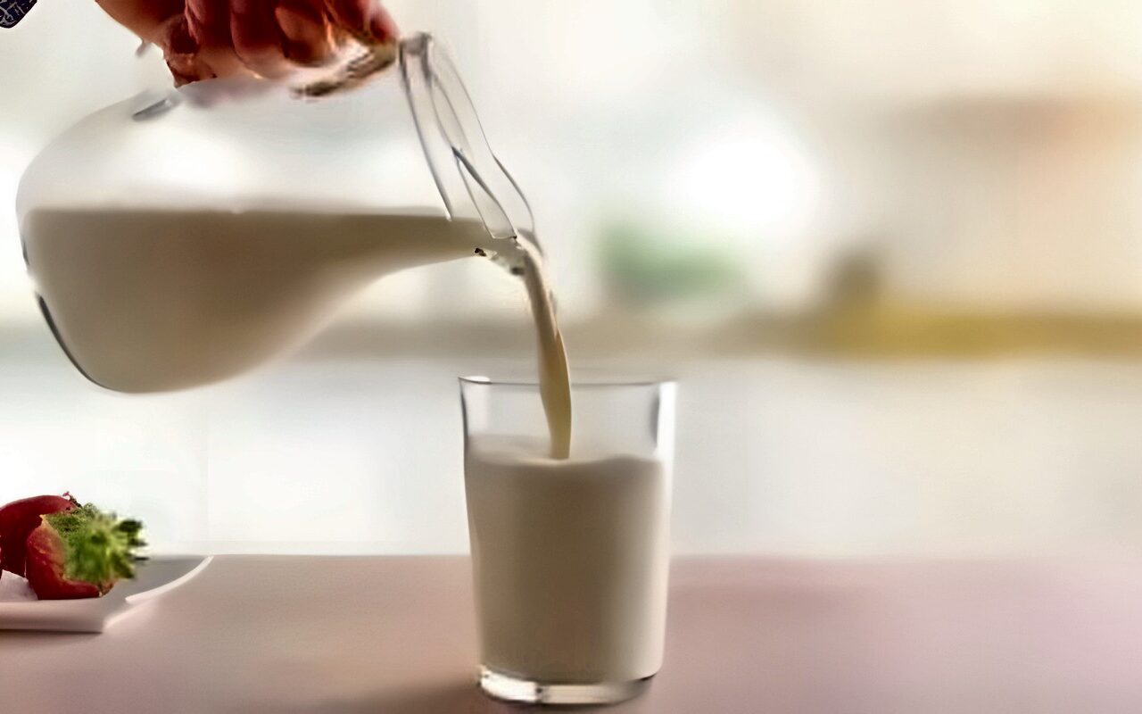 شرب اللبن والحساسية.. نصائح لاختيار النظام الغذائي المناسب وتجنب المضاعفات المحتملة