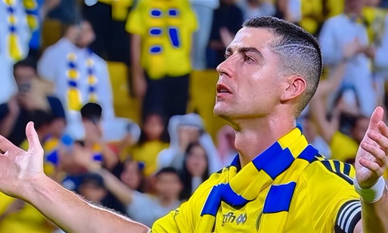 احتفال كريستيانو رونالدو مع جماهير النصر عقب الفوز على الدرعية بالدوري السعودي (فيديو)