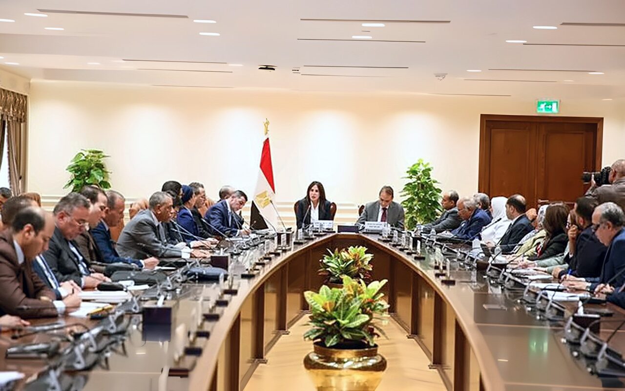 وزيرة الإسكان تستعرض رؤية الوزارة حول إعداد مشروع قانون الإدارة المحلية