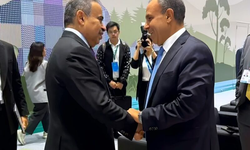 وزير الخارجية يلتقي وزير المالية القطري … ويبحثان تعزيز التعاون الاقتصادي والاستثماري