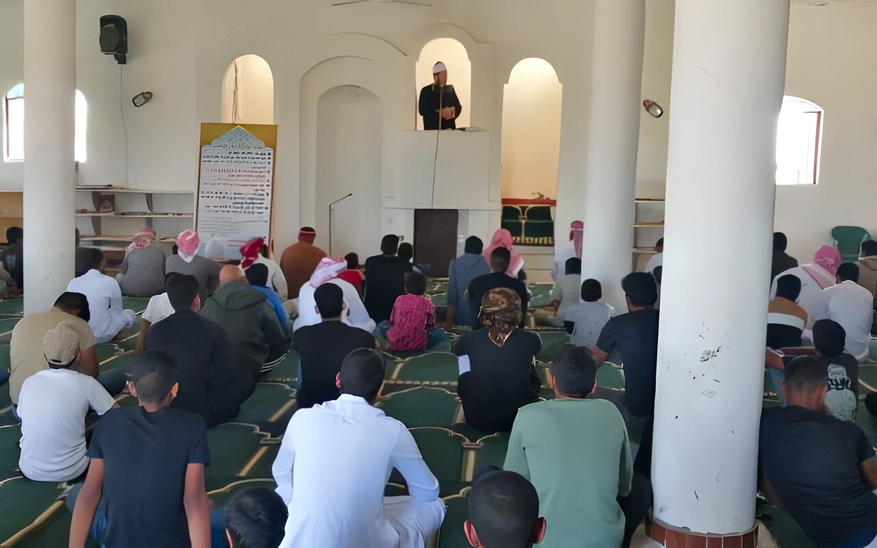حكم ترك صلاة الجمعة مع الالتزام بباقي الفروض.. أمين الفتوى يوضح