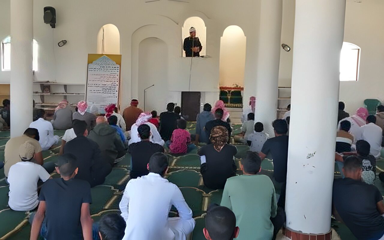 ما حكم صلاة الجمعة قبل الزوال في بلاد الغرب؟.. دار الإفتاء تجيب