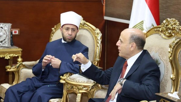 في عيدها القومي.. وزير الأوقاف ومحافظ الغربية يؤديان صلاة الجمعة بالمسجد الأحمدي