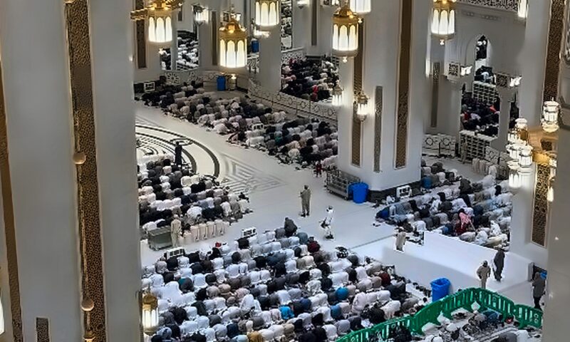 بث مباشر.. شعائر صلاة الجمعة من الحرمين الشريفين