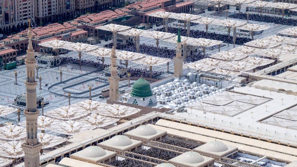 خطيب المسجد النبوي: ترويع الآمنين من أعظم الجرائم المستنكرة في الشريعة الإسلامية