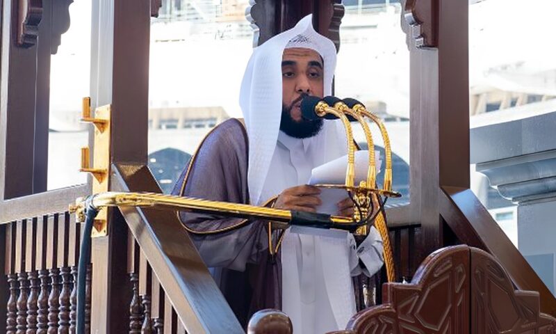 خطبة الجمعة من الحرمين الشريفين.. خطيبا المسجد الحرام والنبوي يستنكران اعتداءات الحوثي الإرهابية واستهداف مقدسات المسلمين