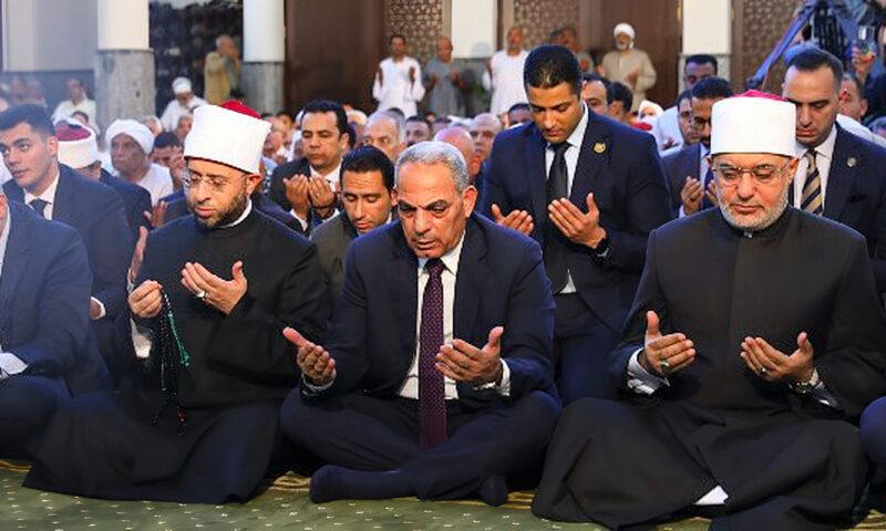 مفتي الجمهورية: المساجد منارات للعلم والوعي وليست لإقامة الشعائر فقط.. صور