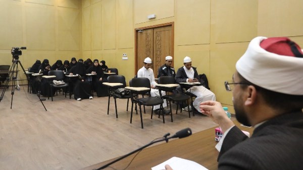 منهجية الفتوى في قضايا الشبكة والهدايا ومسكن الزوجية.. دورة لطلاب تايلاند الدراسين في الأزهر