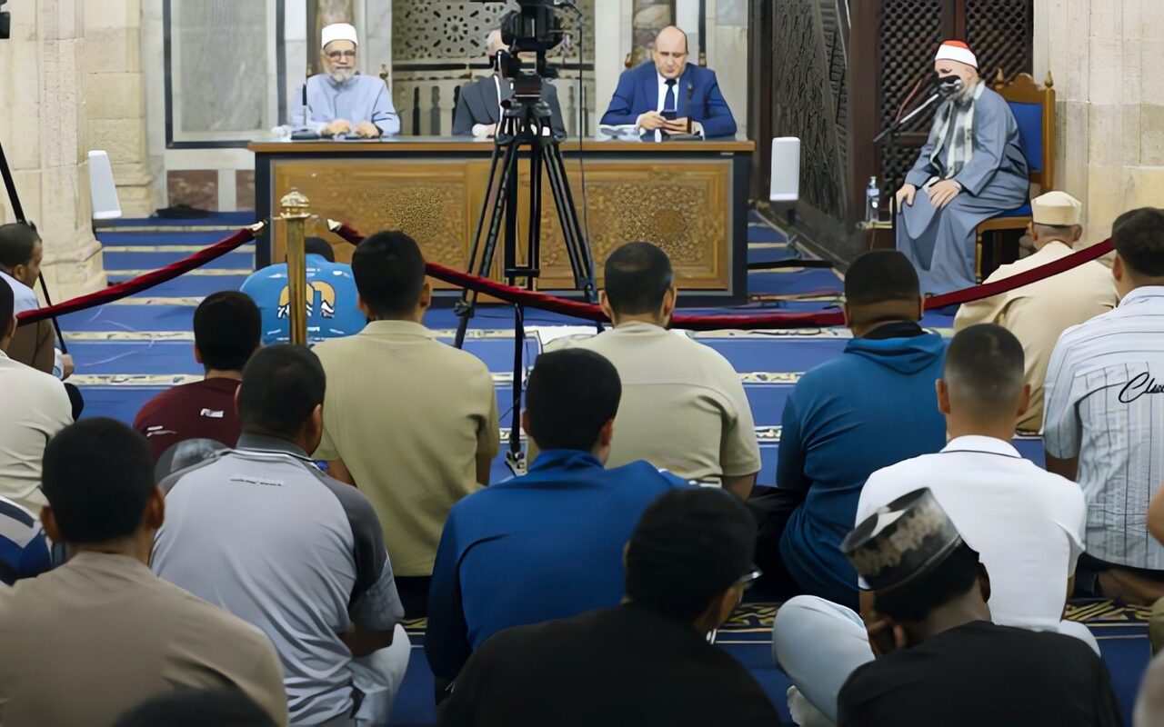 ملتقى الجامع الأزهر: القرآن لم يجعل الاختلاف في الدين سببا للعداوة أو الاعتداء.. صور