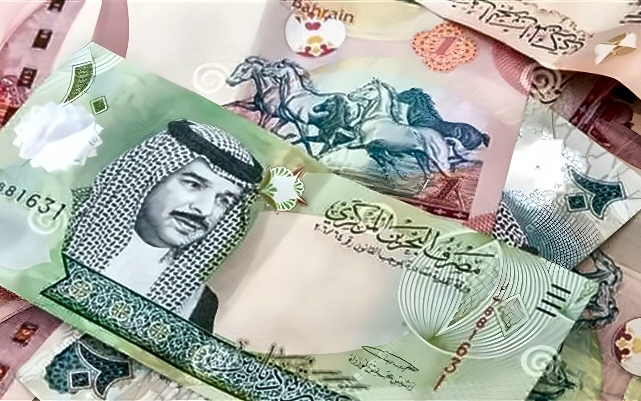 سعر الدينار البحريني في البنوك المصرية خلال تعاملات بداية الأسبوع