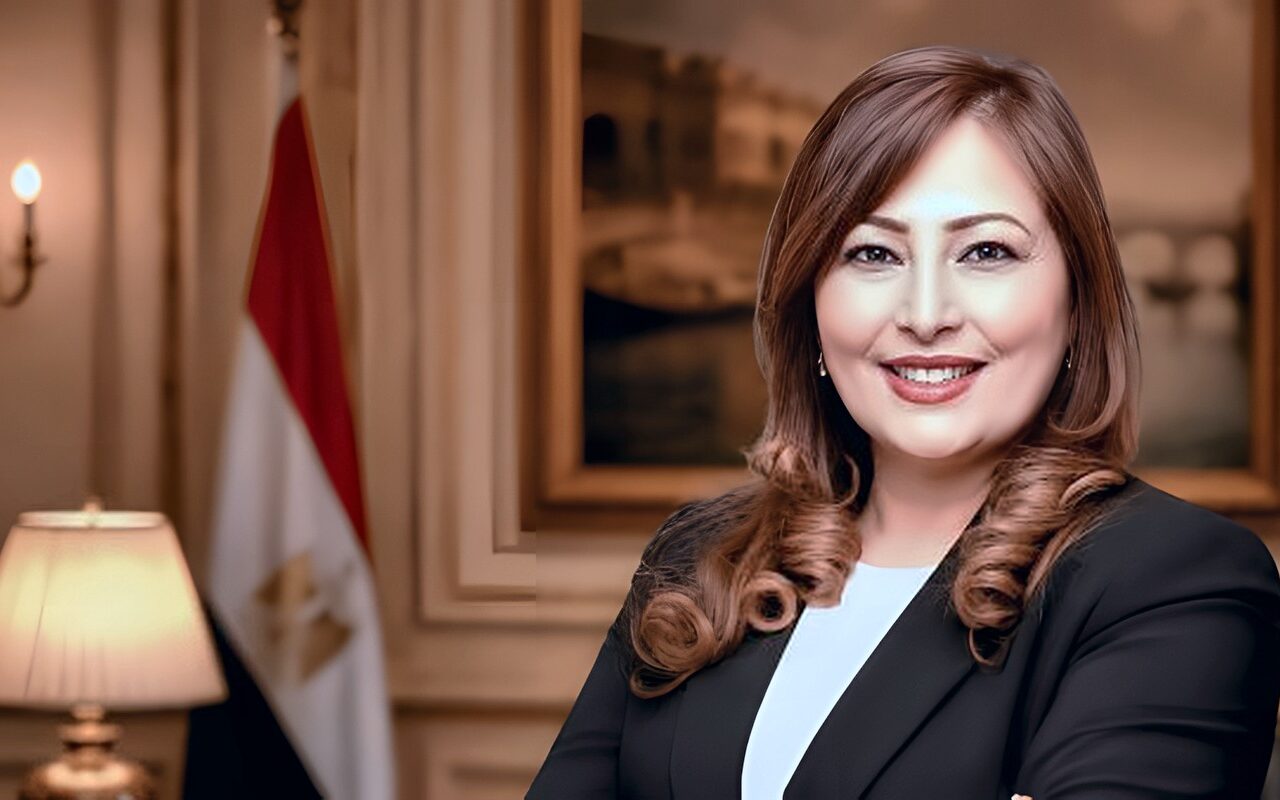 إليزابيث شاكر تدعو للالتفاف حول الوطن: روح أكتوبر تؤكد قدرتنا على تجاوز التحديات