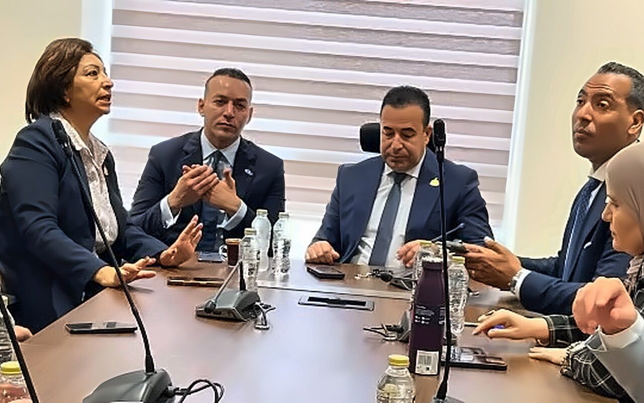 «اتصالات النواب» تفتح ملف السوشيال ميديا.. تشريع جديد لحماية الأطفال والكبار