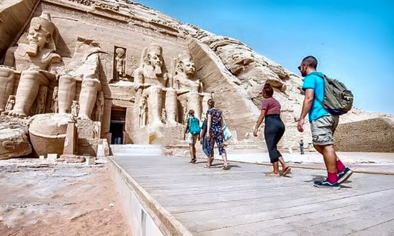 برلماني: السياحة أمام فرصة لتعظيم العائد.. والمطلوب تحويل زيادة الإيرادات